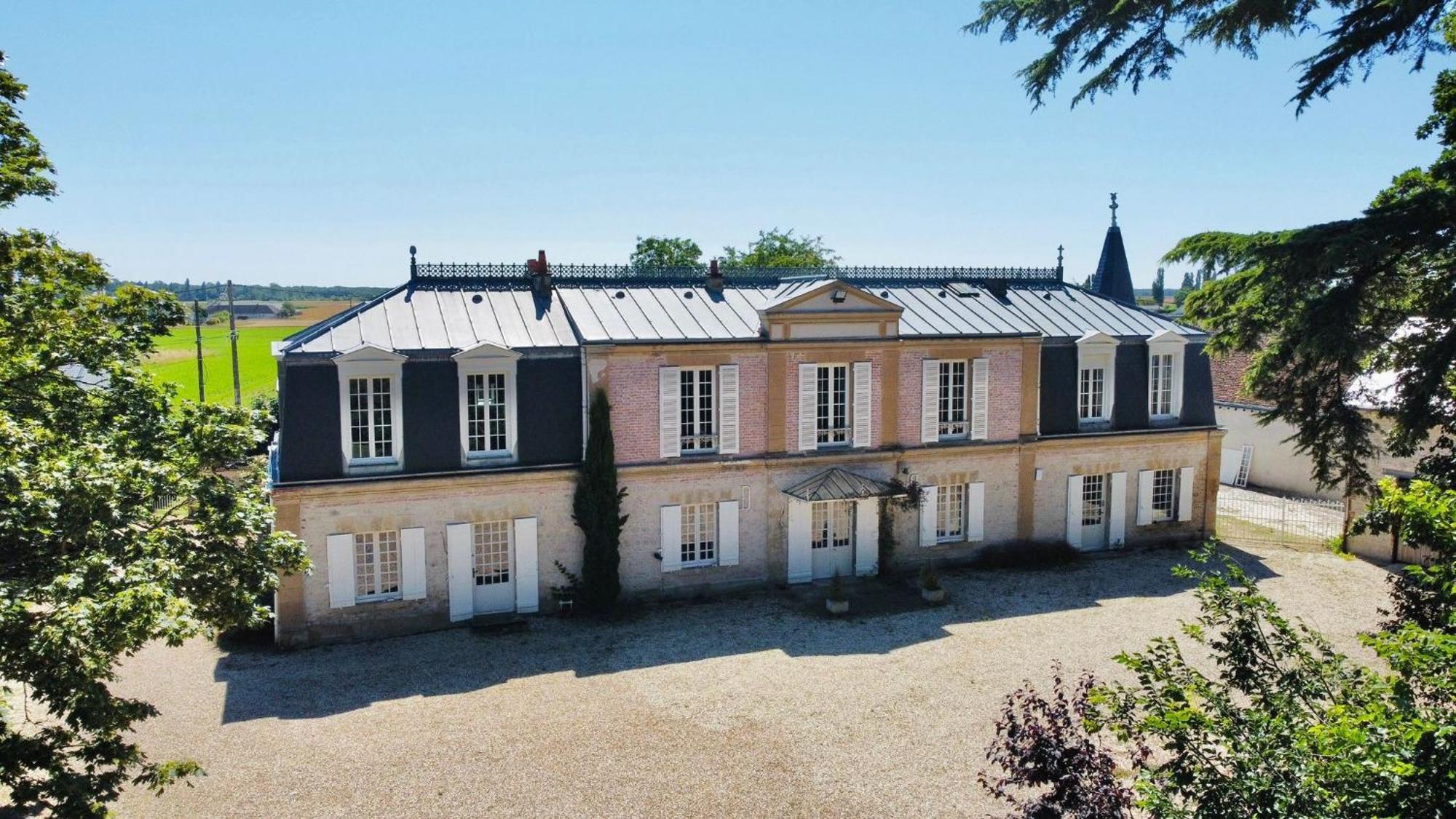 Maison Chaleureuse De 4 A 12 Personnes Neuville-aux-Bois 外观 照片